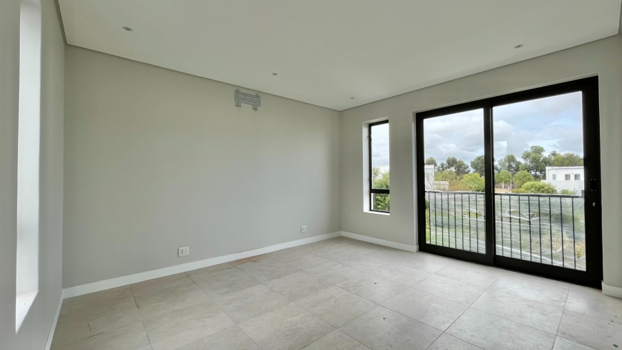 To Let 4 Bedroom Property for Rent in Croydon Gardens Estate Western Cape
